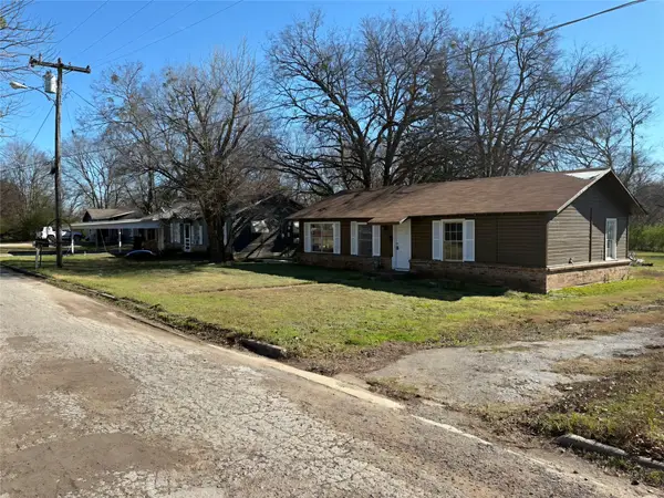 1304/1306 West End Avenue, Clarksville, TX 75426