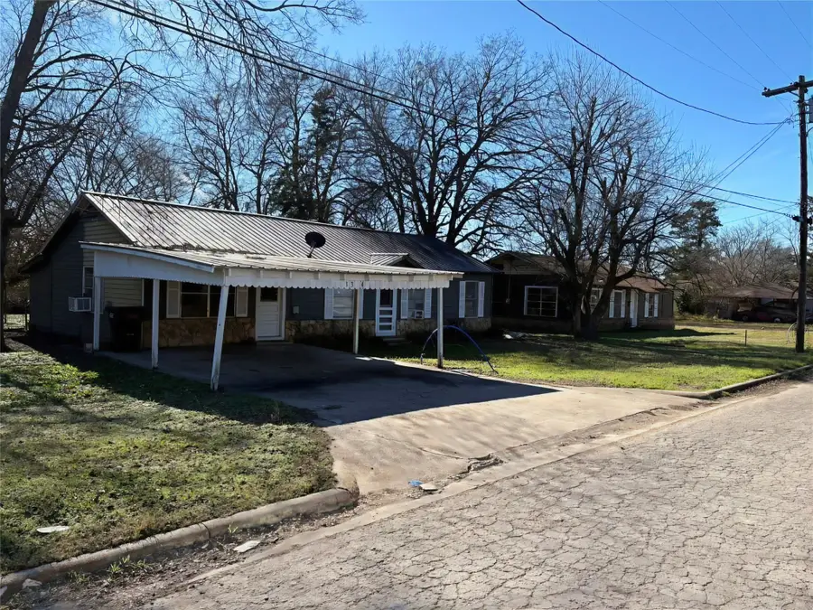 1304/1306 West End Avenue, Clarksville, TX 75426 - Image #2