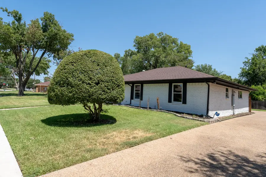 3200 Hilltop Lane, Plano, TX 75075 - Image #2