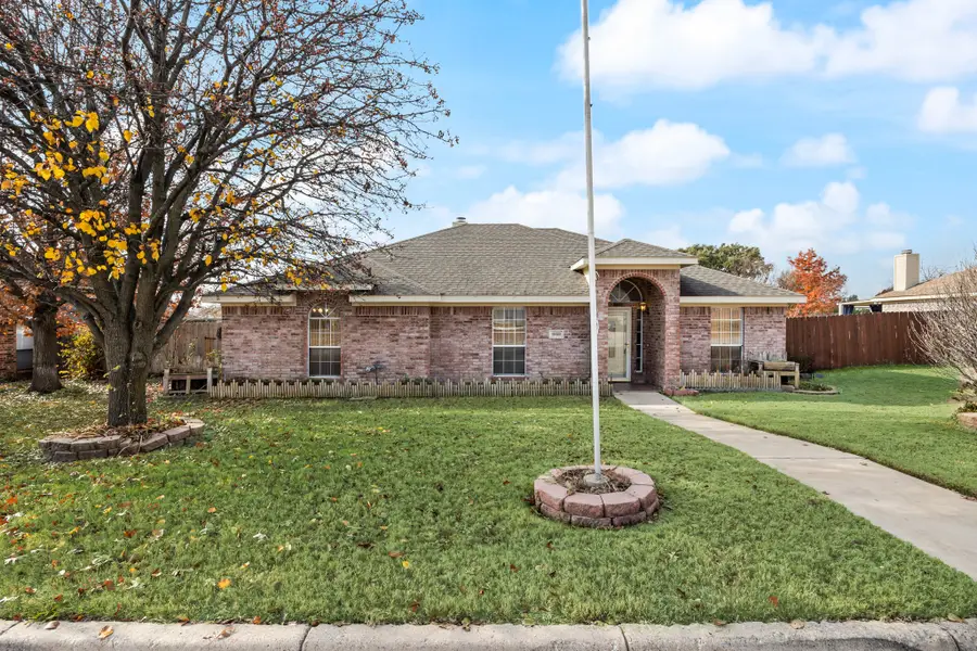 10323 Lone Pine Lane, Fort Worth, TX 76108 - Image #2