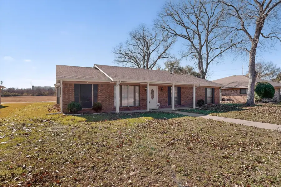 2134 Wellington Drive, Grand Prairie, TX 75051 - Image #3