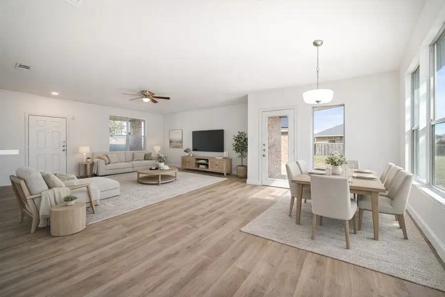 908 W Wintergreen Road, Lancaster, TX 75134 - Image #3