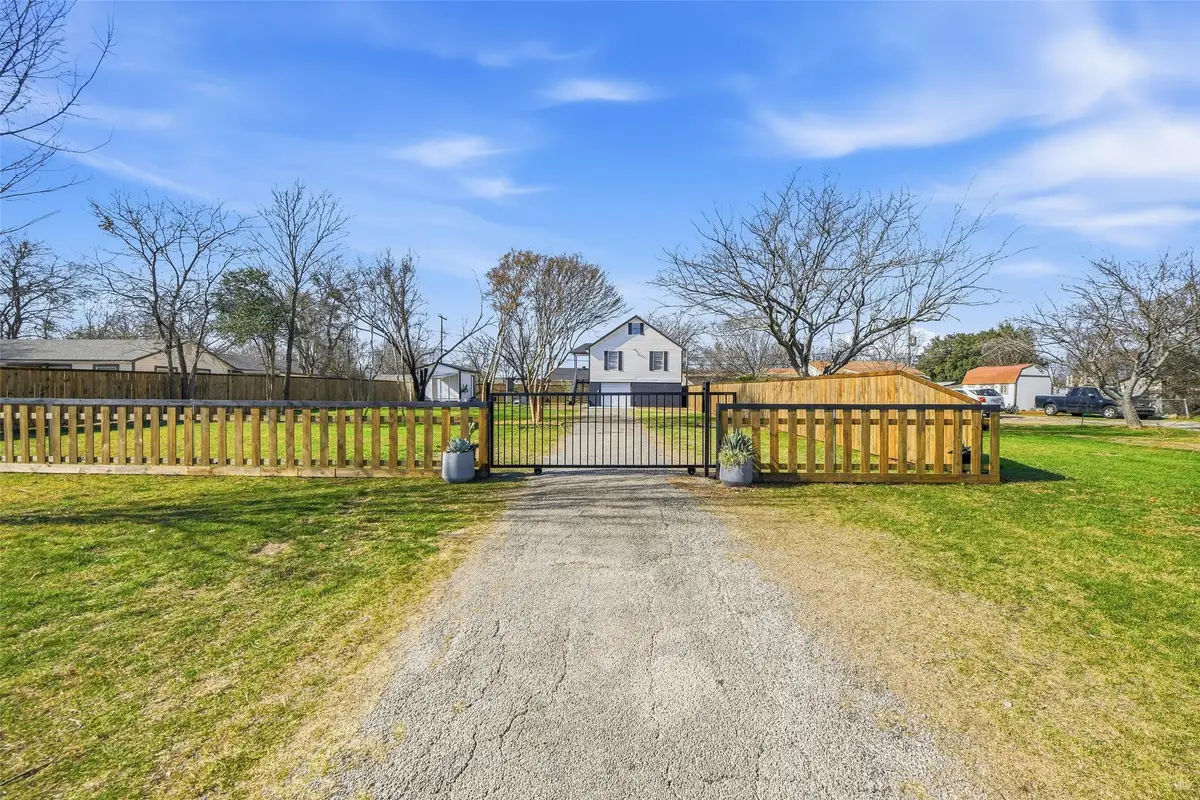 2421 Arrow Lane, Sansom Park, TX 76114 - Image #1