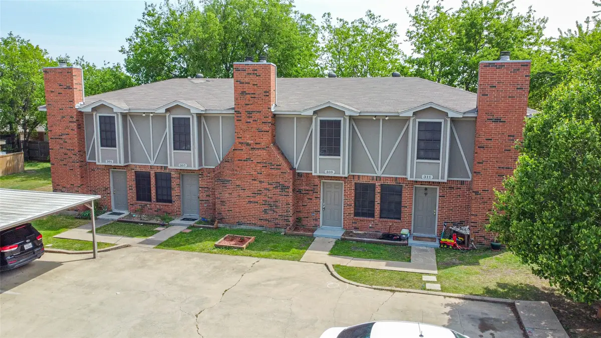 305 Cambridge Drive, Saginaw, TX 76179 - #1