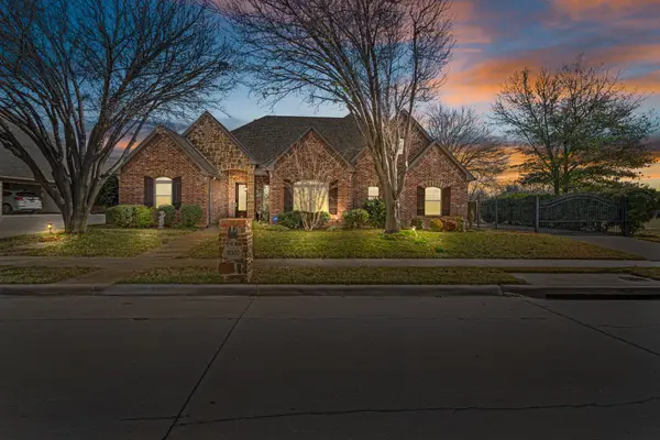 8300 Park Brook Drive, North Richland Hills, TX 76182