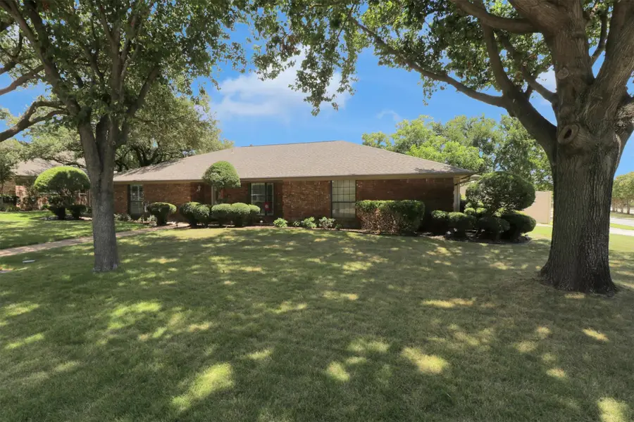 490 Sellmeyer Lane, Highland Village, TX 75077 - Image #2