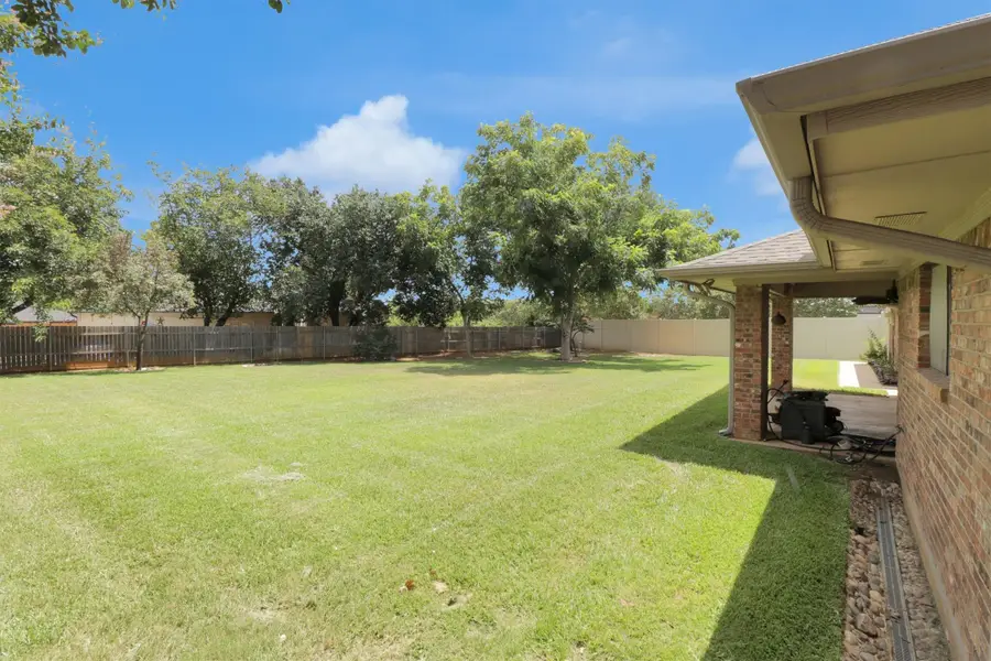 490 Sellmeyer Lane, Highland Village, TX 75077 - Image #3