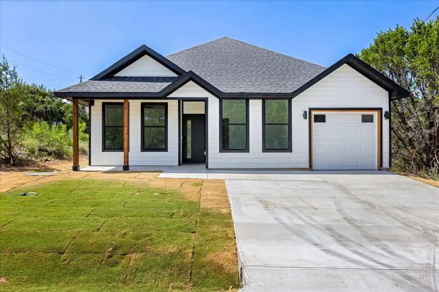 5915 Black Pine Circle, Granbury, TX 76048 - Image #2