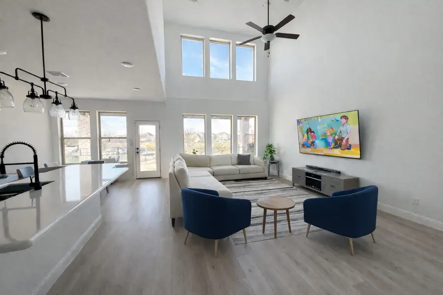 10201 Fulgham Drive, Fort Worth, TX 76131 - Image #3