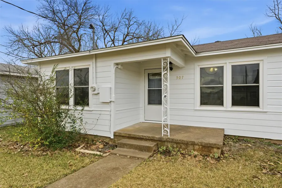 307 Playdium Drive, West, TX 76691 - Image #3