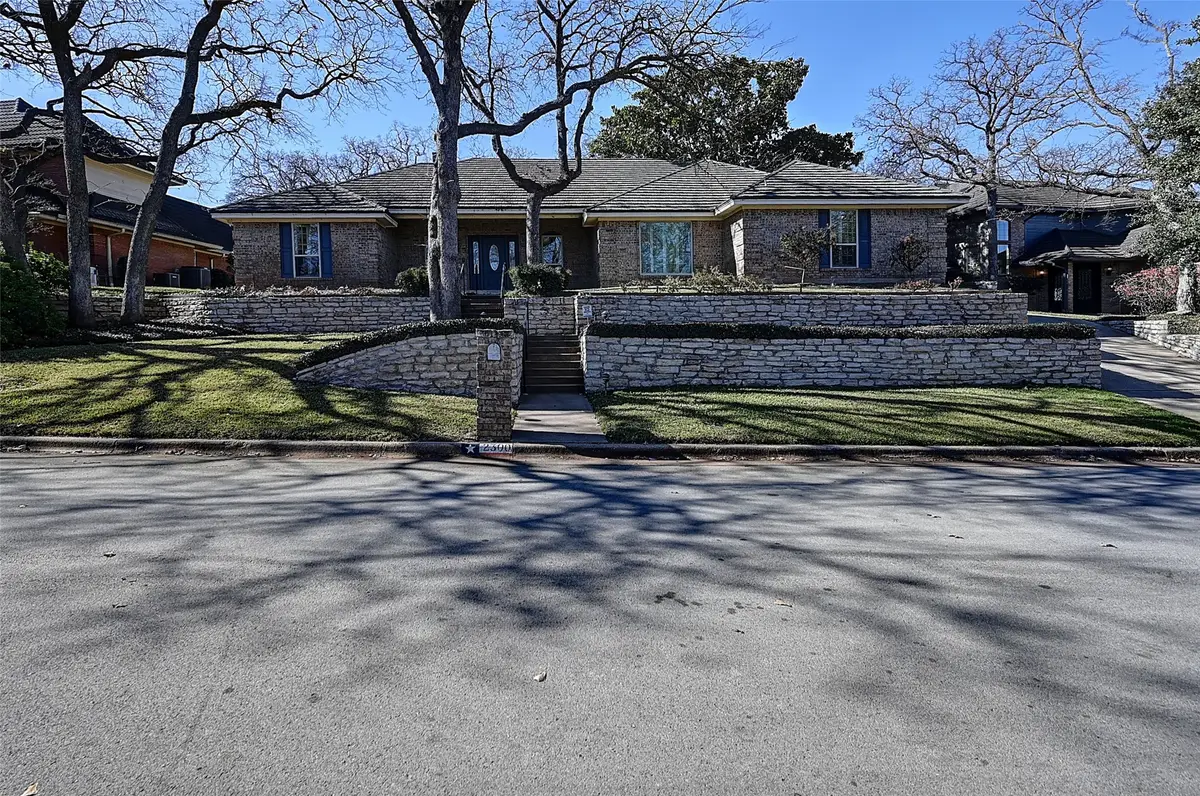 2300 Woodsong Trail, Arlington, TX 76016 - Image #1