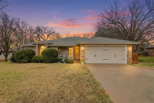 503 Shady Grove Drive, Granbury, TX 76049