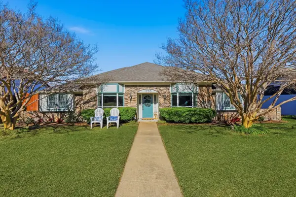 1705 Mayflower Drive, Richardson, TX 75081