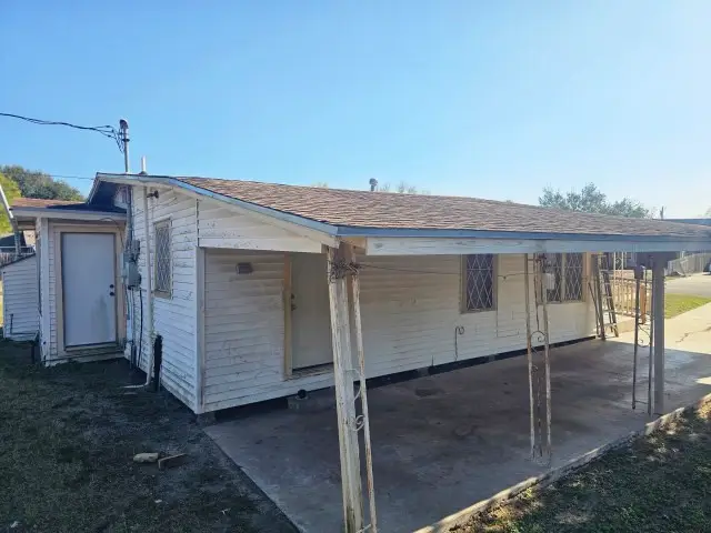630 E B Avenue, Kingsville, TX 78363 - Image #3