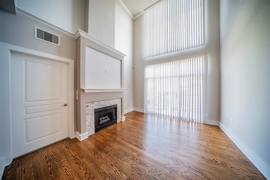 3333 Darcy Street #2209, Fort Worth, TX 76107 - Image #2