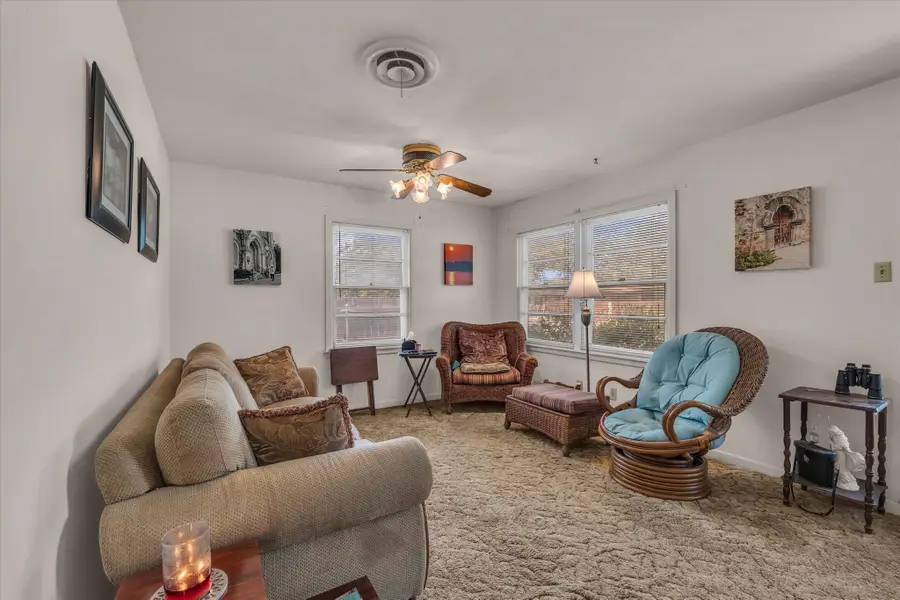 401 Avenue I, Lacy Lakeview, TX 76705 - Image #3