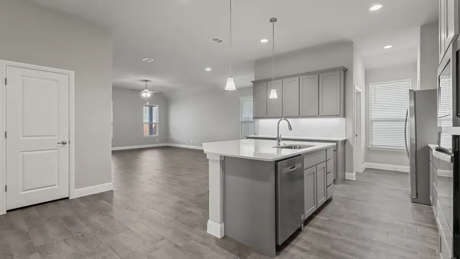 11209 Treehouse Trail, Justin, TX 76247 - Image #3