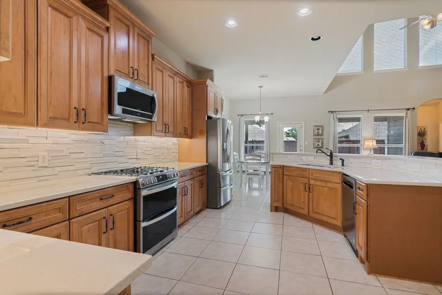 2544 Flowing Springs Drive, Fort Worth, TX 76177 - Image #2