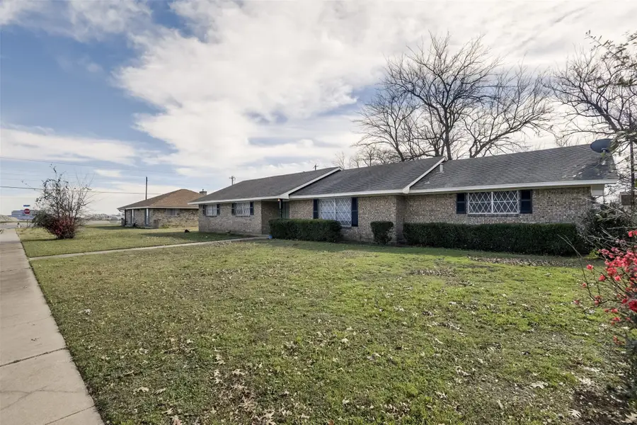 105 Stiles Drive, Midlothian, TX 76065 - Image #2