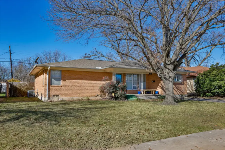 405 Meadow Drive, Gainesville, TX 76240 - Image #3