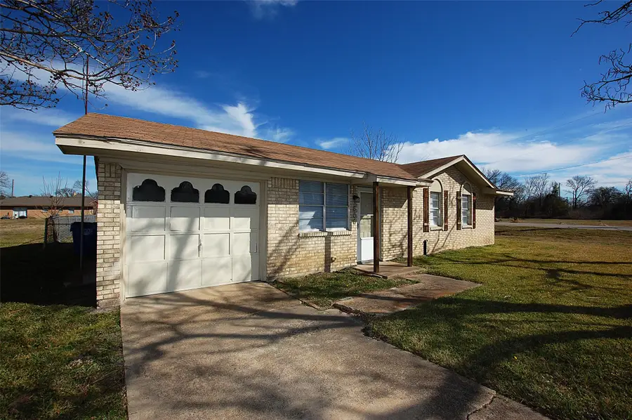 606 E Broad Street, Forney, TX 75126 - Image #2