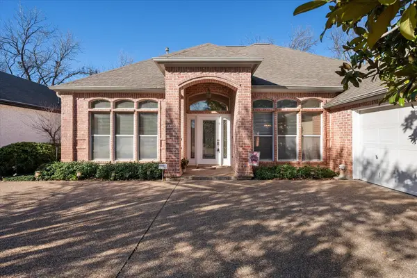 1014 Village Green Court, Arlington, TX 76012