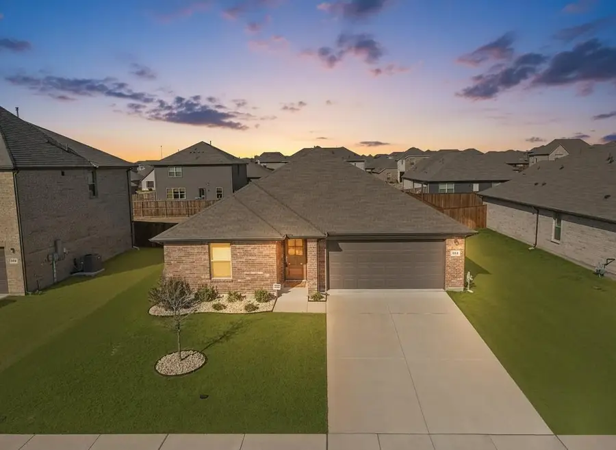 544 Hickory Ridge Drive, Van Alstyne, TX 75495 - Image #2