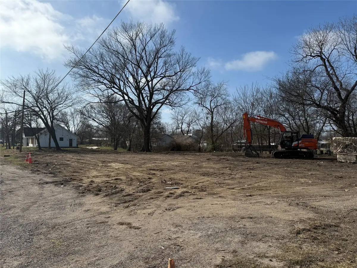201 W Main Street, Wolfe City, TX 75496 - Image #1