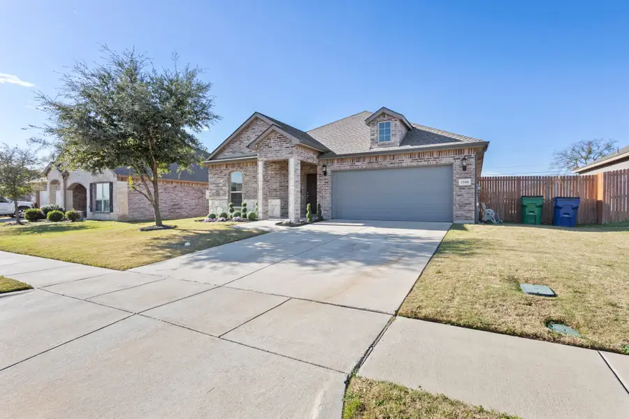 1548 Woodlake Drive, Waxahachie, TX 75165 - Image #2