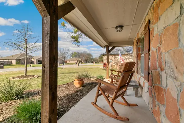 1207 Mary Ann Court, Tioga, TX 76271