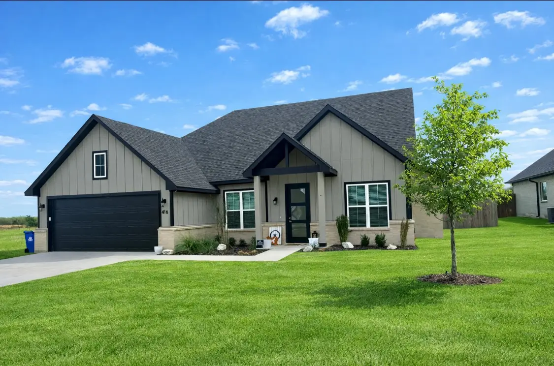 416 Austin Street, Callisburg, TX 76240 - Image #1