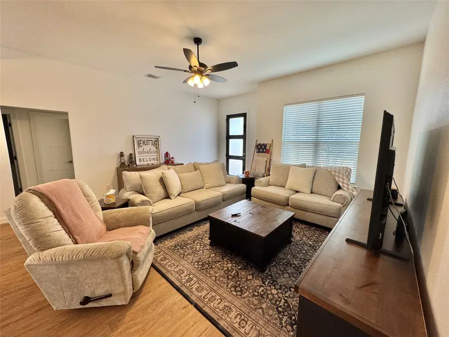 416 Austin Street, Callisburg, TX 76240 - Image #2