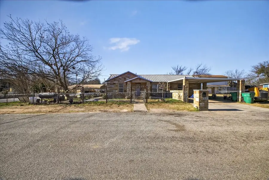 1310 N Estes Street, Stephenville, TX 76401 - Image #3