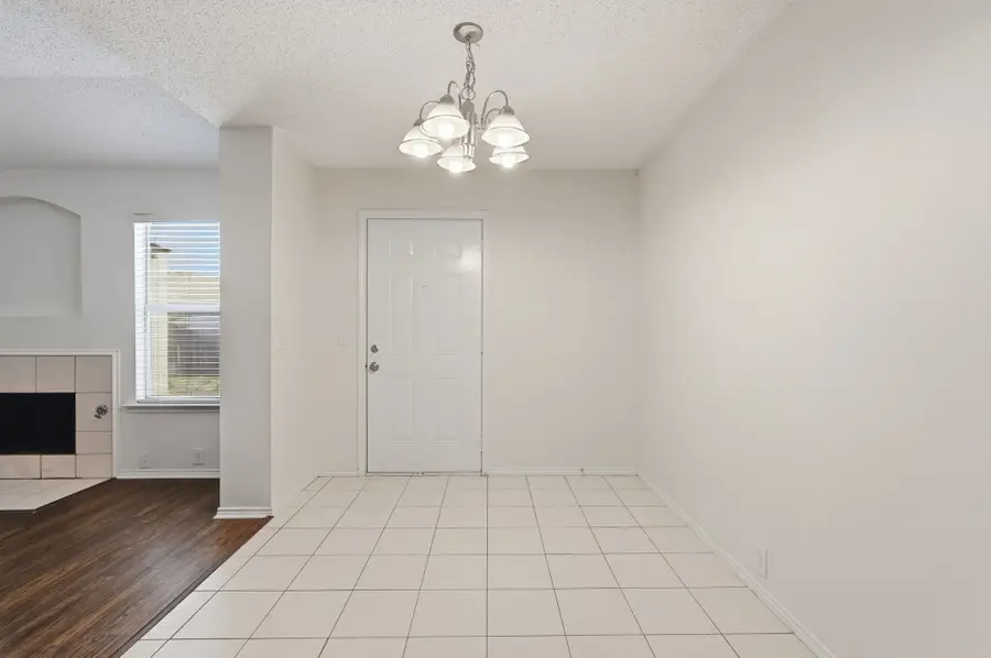 3109 Kappwood Court, Denton, TX 76210 - Image #2