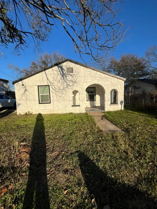 108 N Ash Street, Springtown, TX 76082