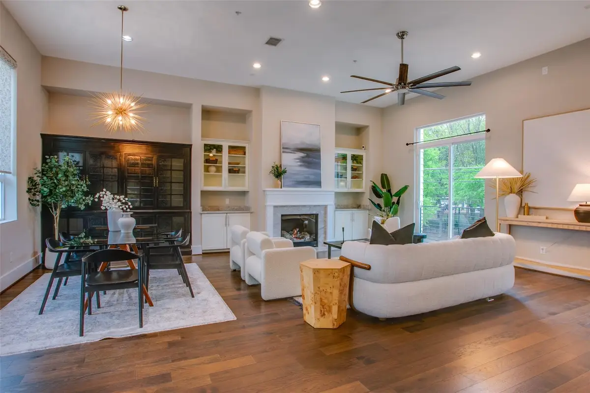 381 E Greenbriar Lane #804, Dallas, TX 75203 - Image #1