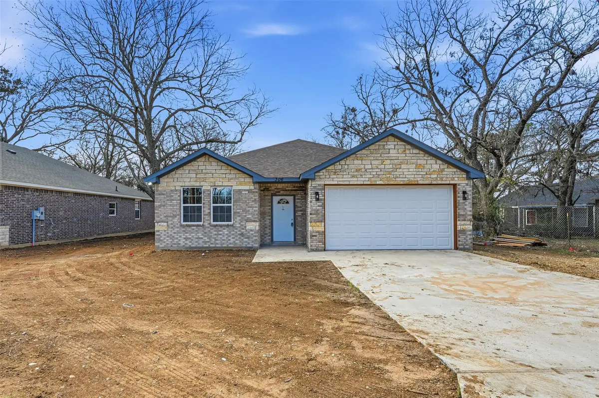 306 Lewis Street, Cleburne, TX 76031 - Image #1