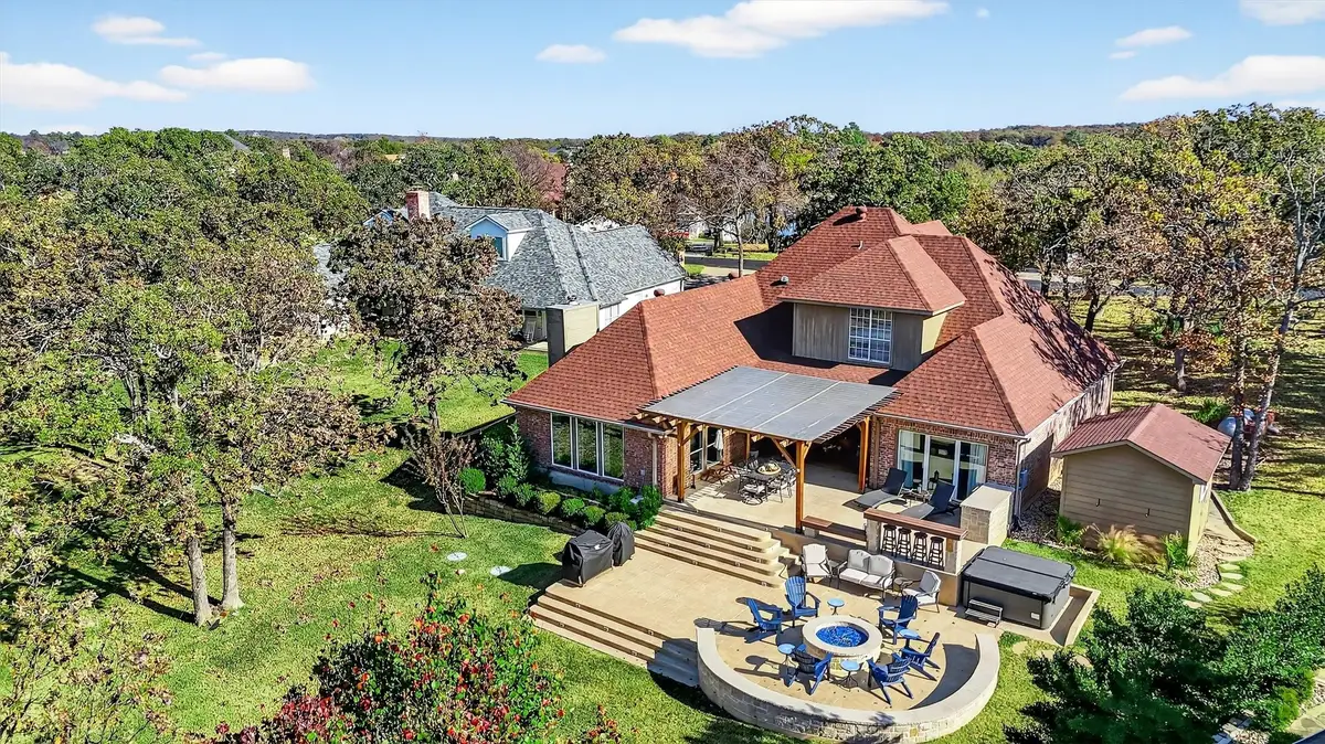 100 Mohawk Cove, Lake Kiowa, TX 76240 - Image #1