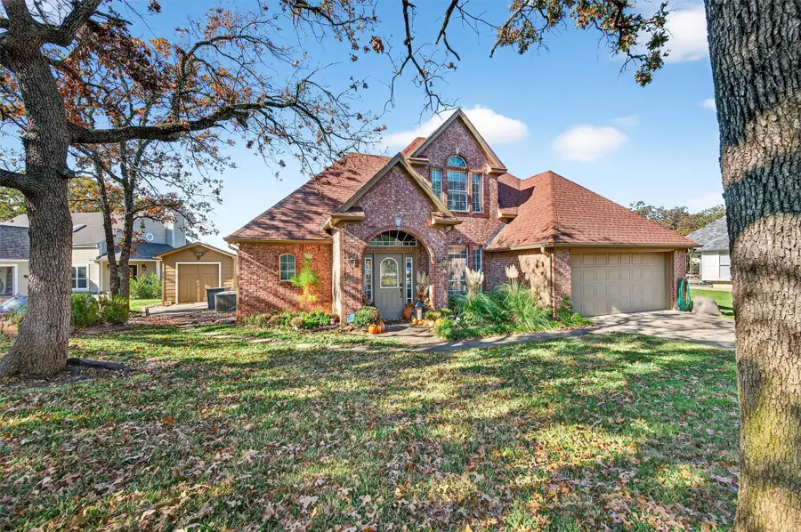 100 Mohawk Cove, Lake Kiowa, TX 76240 - Image #2