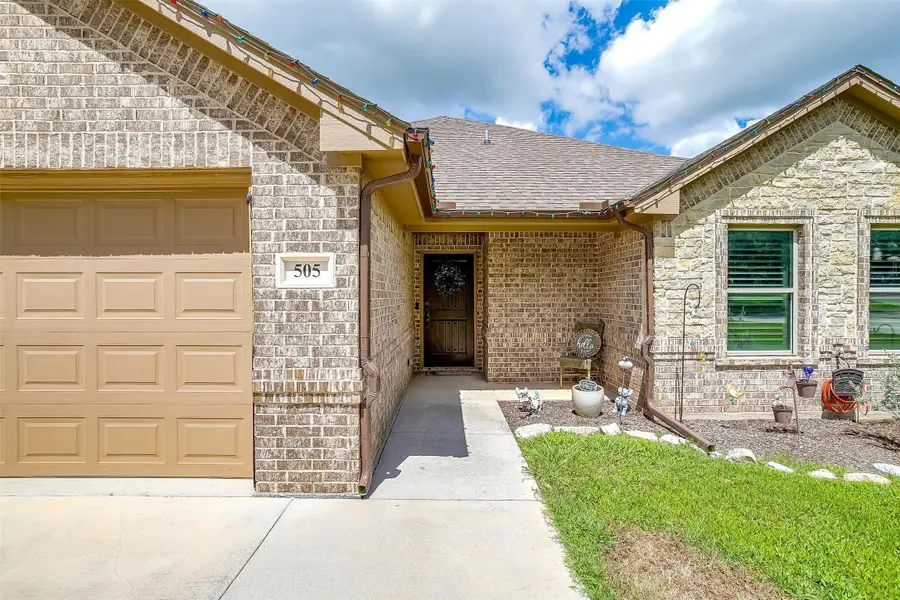 505 N Avenue E, Springtown, TX 76082 - Image #2