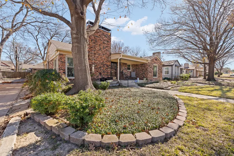 2737 Ryan Place Drive, Fort Worth, TX 76110 - Image #3