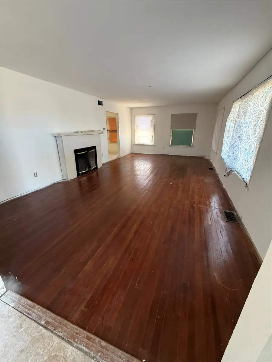 605 Hinton Street, Grand Prairie, TX 75050 - Image #3