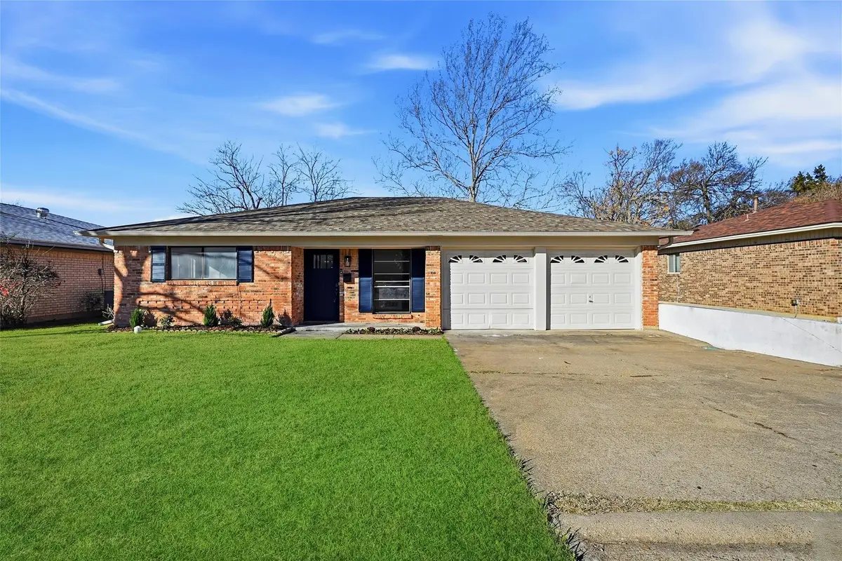 105 N Wood Avenue, Denison, TX 75020 - Image #1