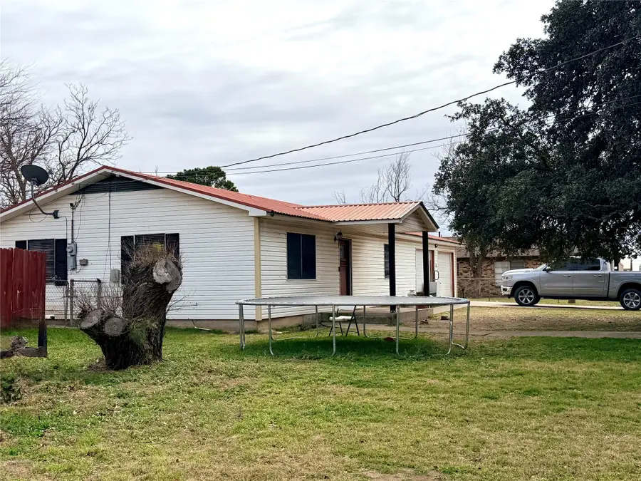 1412 Sunset Drive, Goldthwaite, TX 76844 - Image #2