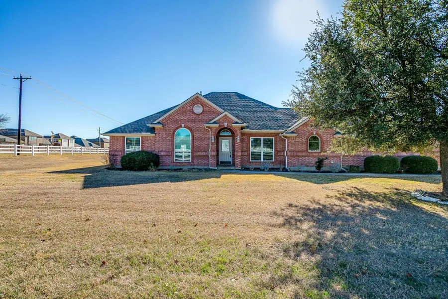 801 Creek Hollow Lane, Fort Worth, TX 76131 - Image #3