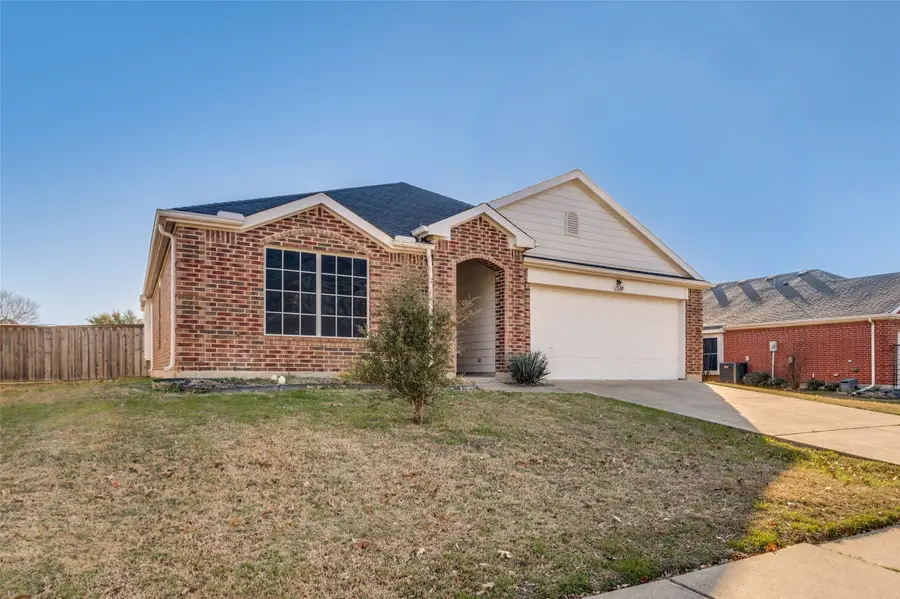 1520 Lakeside Drive, Glenn Heights, TX 75154 - Image #2