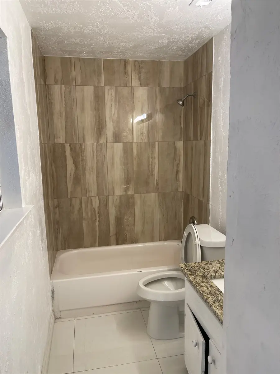 2212 Roberts Cut Off Road, Fort Worth, TX 76114 - Image #3