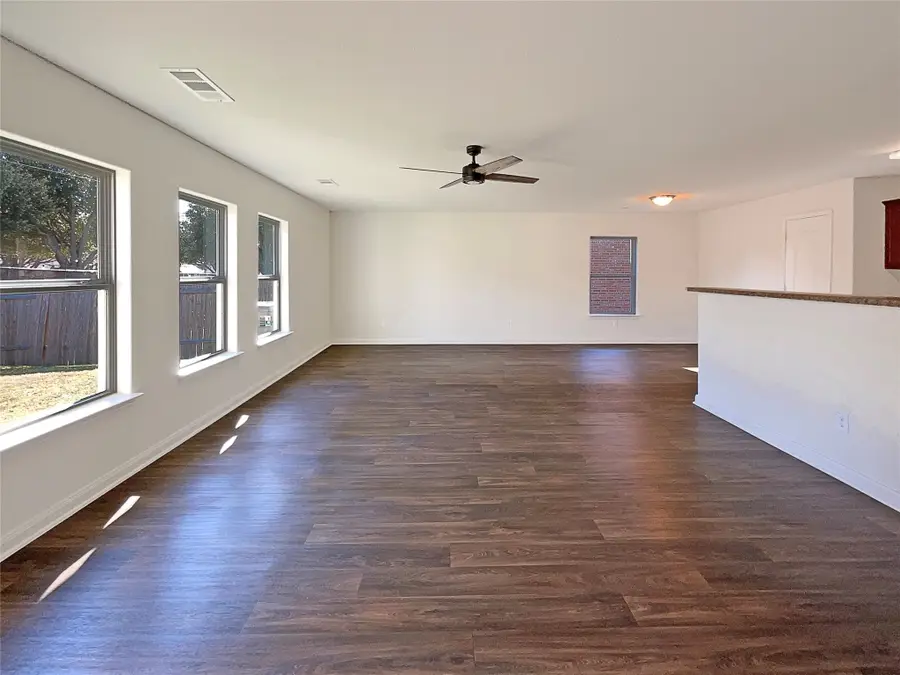 1006 Barrymore Lane, Duncanville, TX 75137 - Image #3