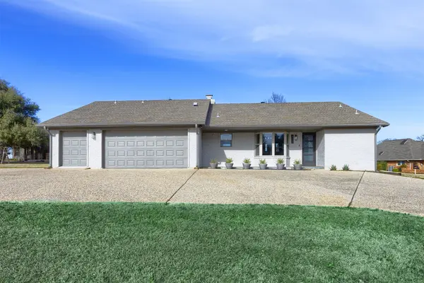 401 Kiowa Drive W, Gainesville, TX 76240