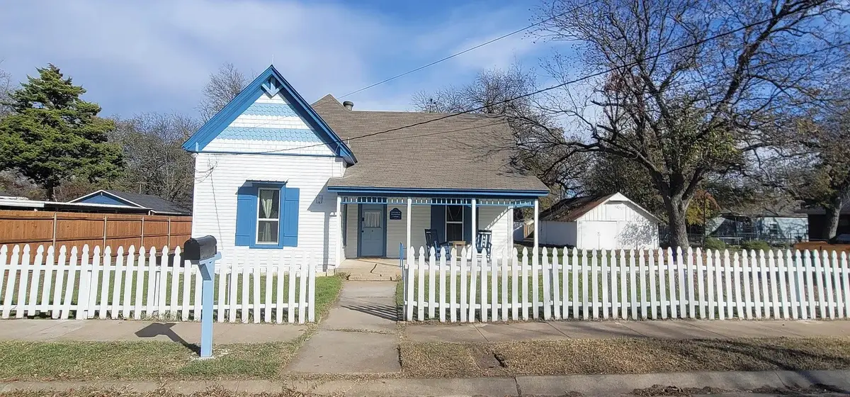 910 Baird Street, Cleburne, TX 76033 - Image #1